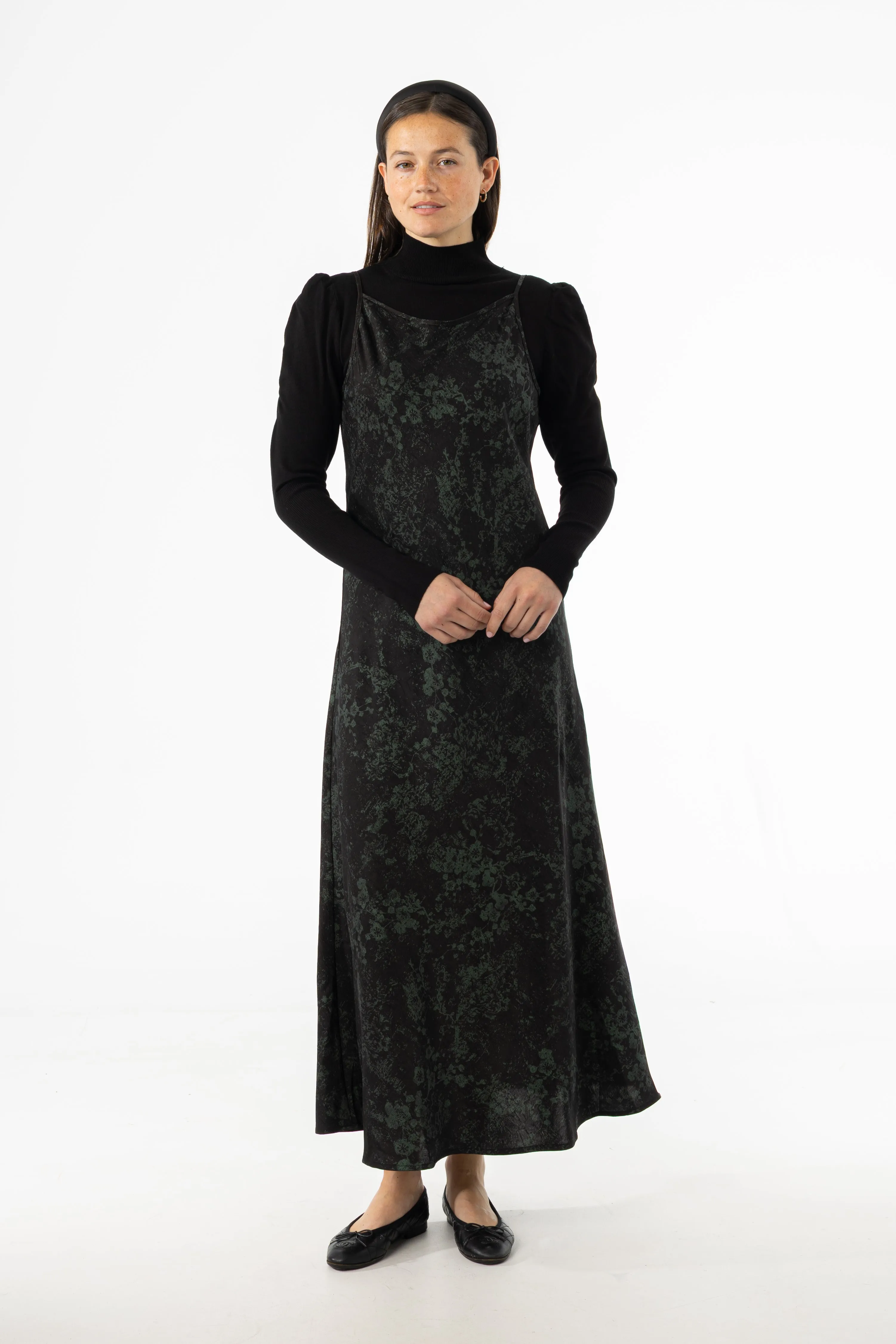 King Mode Black & Green Printed Slip Dress