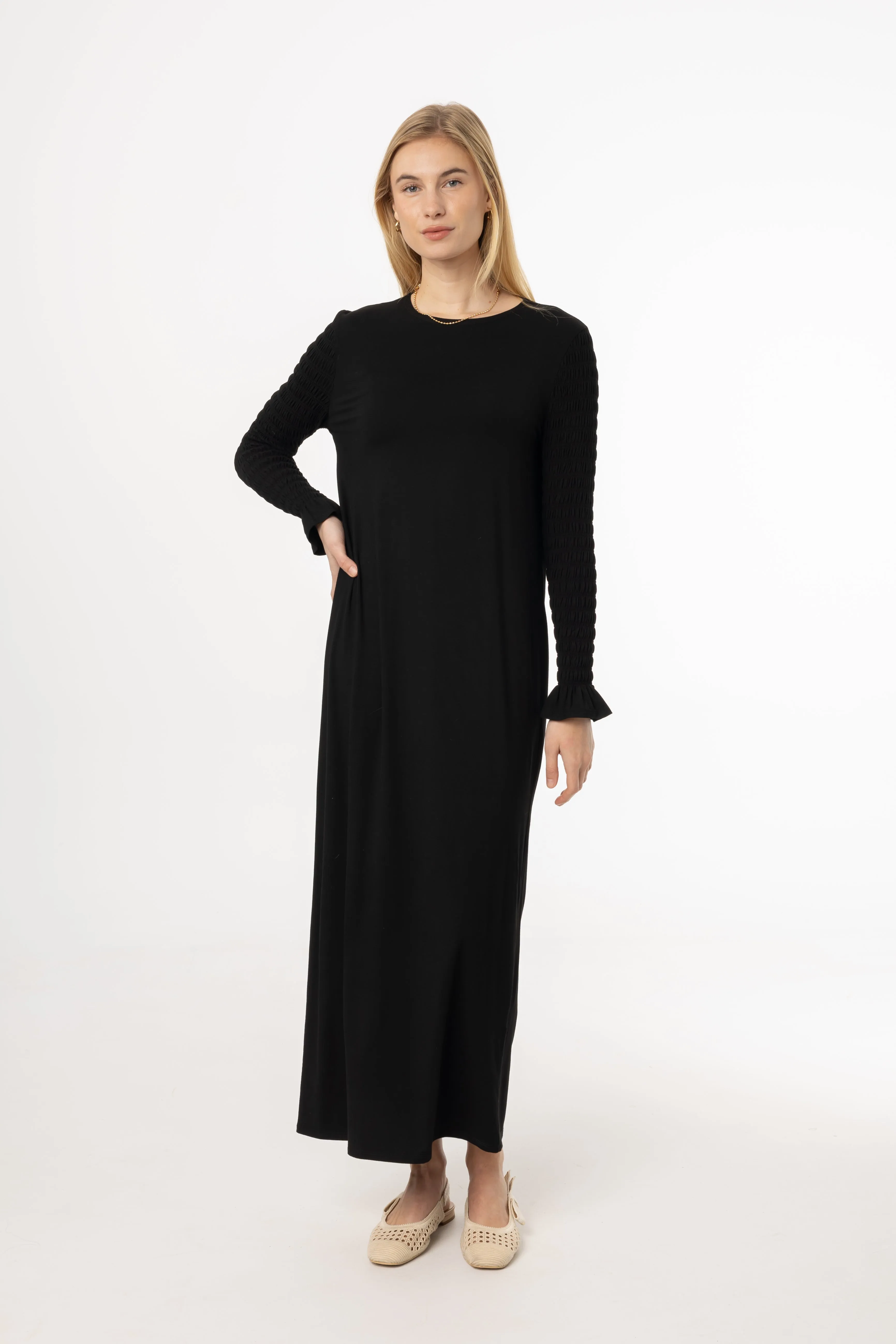 Rustic Ease EasyCareMaterial Black Smocked Sleeve Maxi Dress