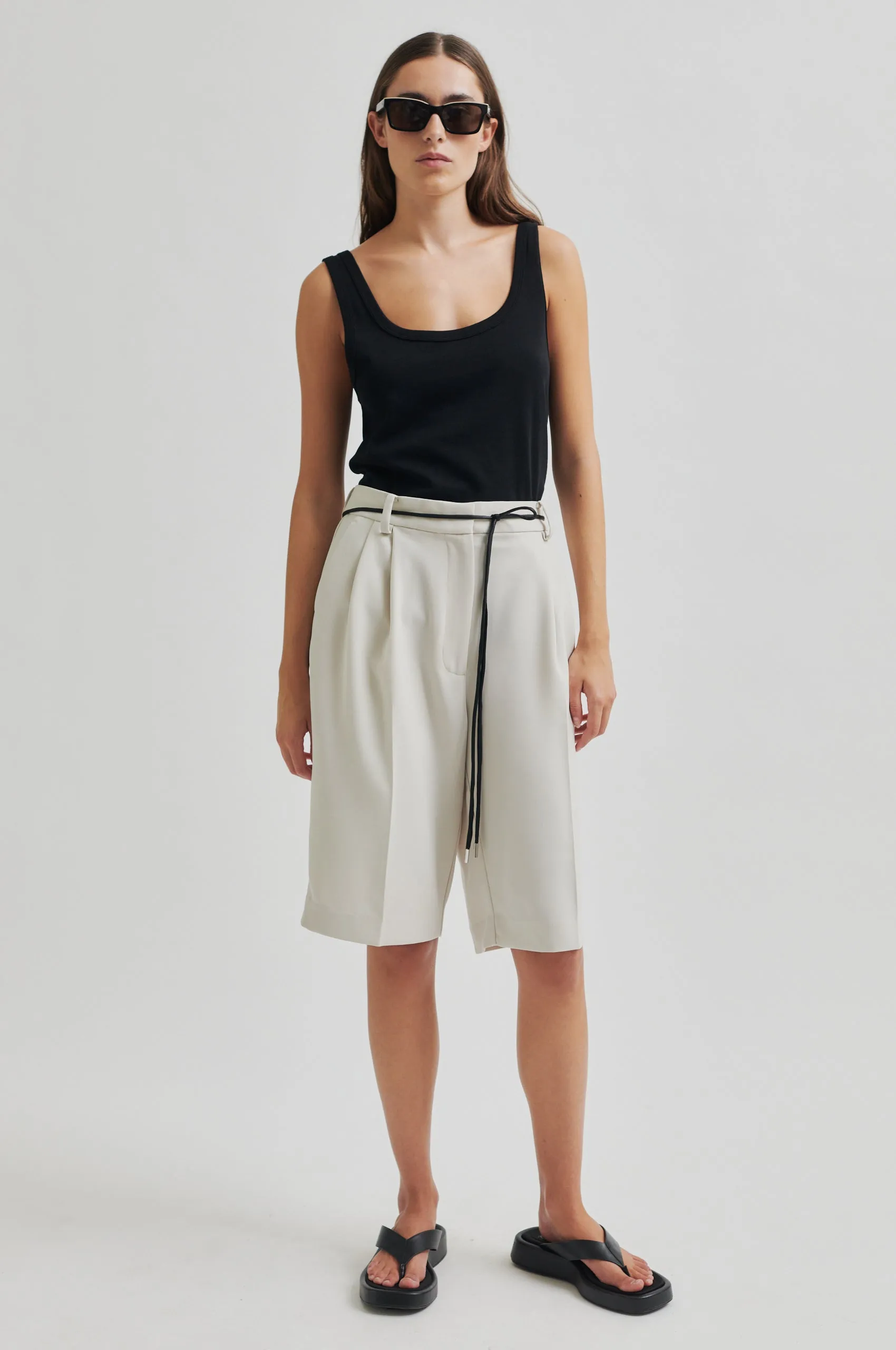Wide Glow AntiStaticTechnology Fique String Shorts