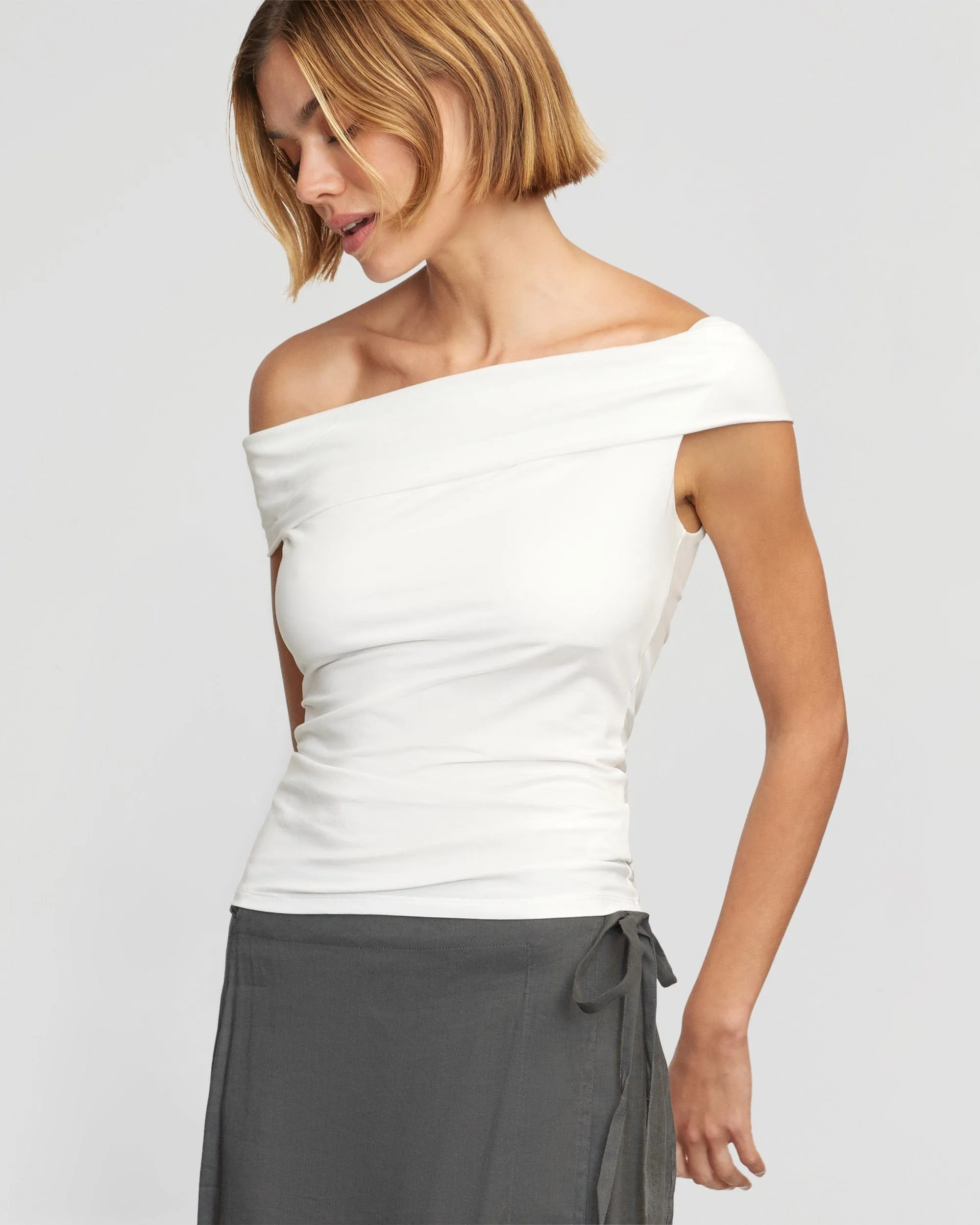 Mai Asymmetric Off-Shoulder Tee Everyday Fashion Look Casual Chic Look