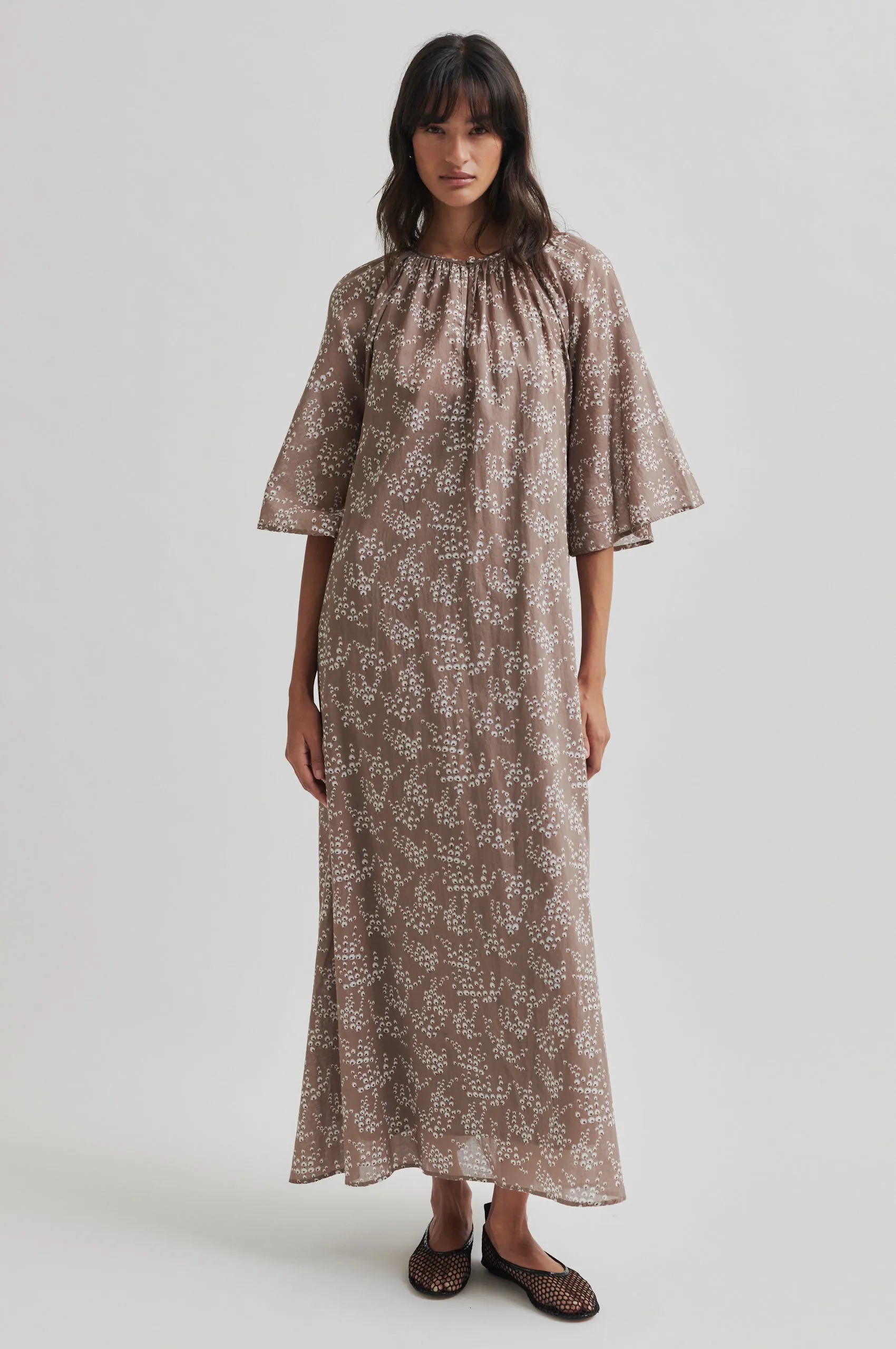 Sierra Dress Sleek Style Clear Tone