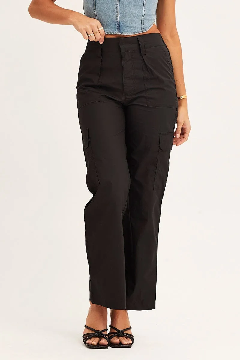 NonBindingWaistline Fashionable Cut Black Cargo Pants Mid Rise