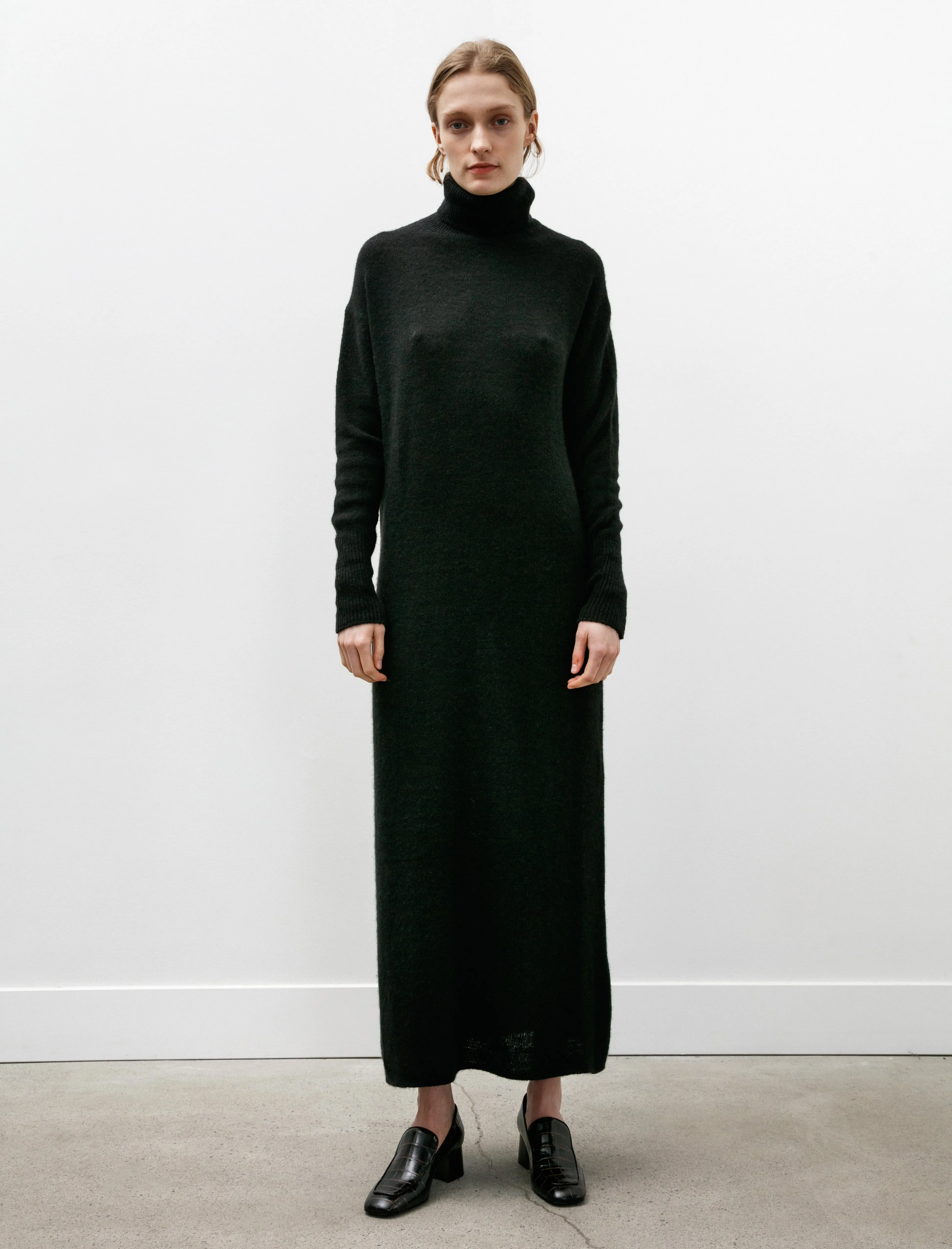 Easy Style Business Outfit Garment Dyed Cashmere Turtleneck Knit Dress Black