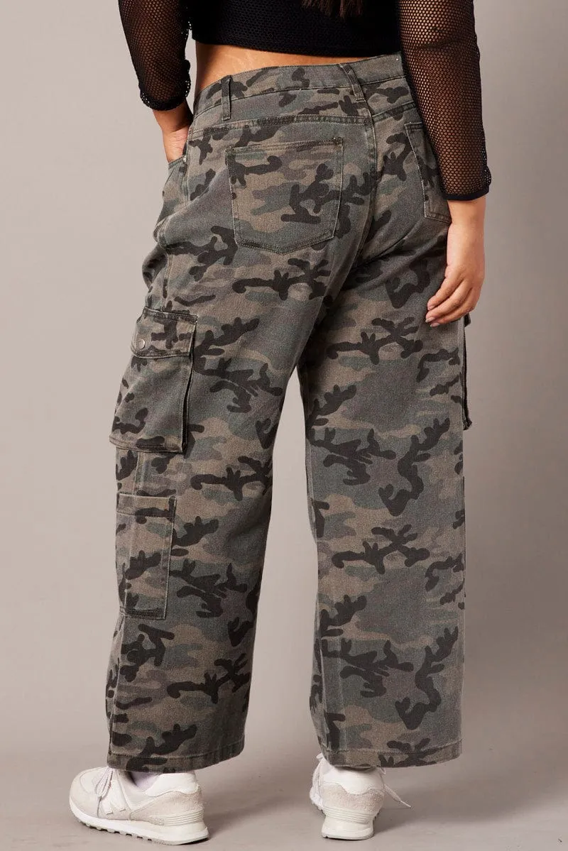 Core Fit Edgy Design Green Abstract Cargo Jeans Mid Rise