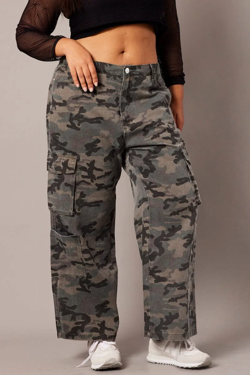 Tailored Fit Beach Day Sustainable Green Abstract Cargo Jeans Mid Rise