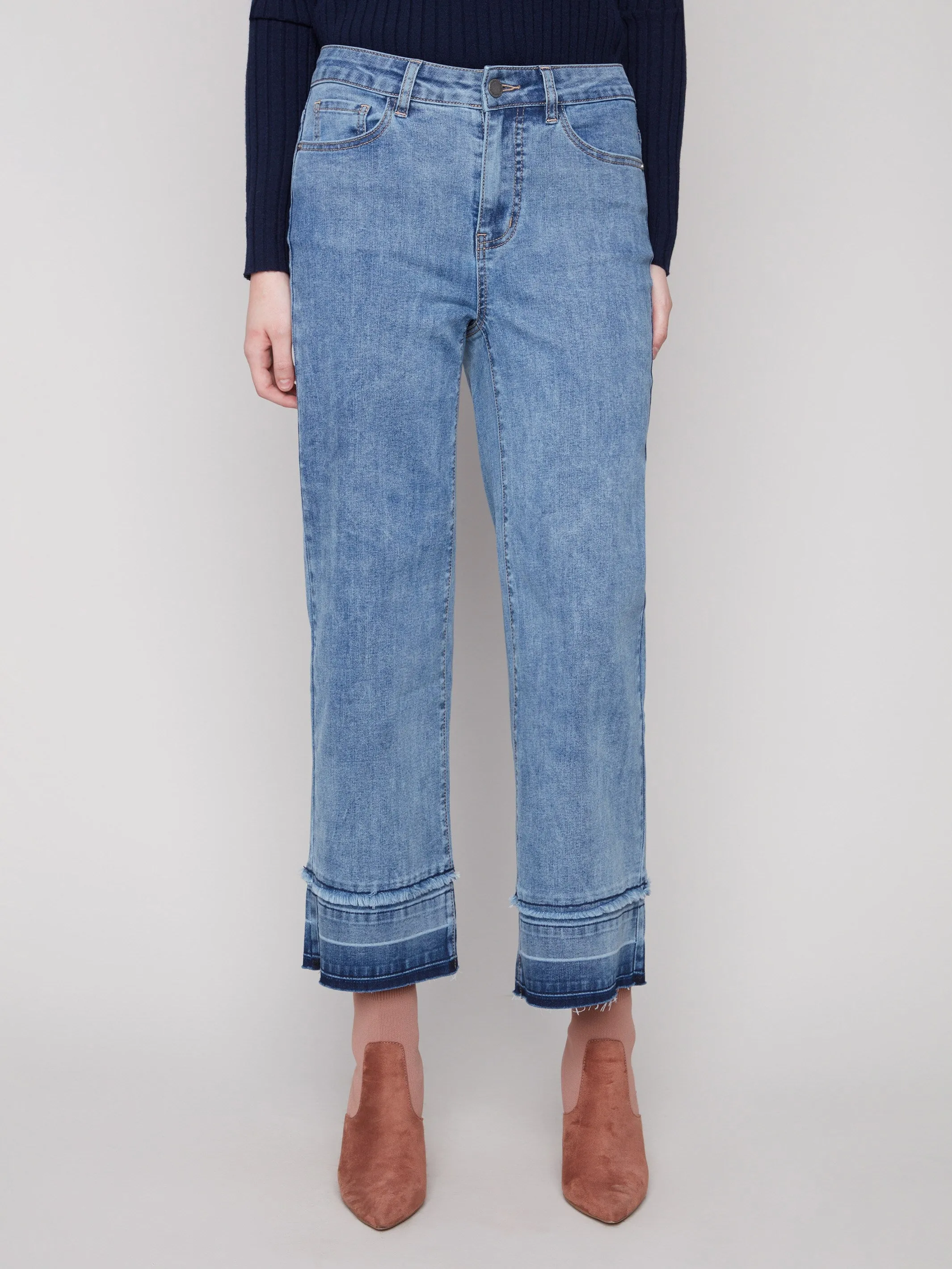 Relaxed Thigh Cut Sharp Edge Flare Leg Jeans With Fringed Hem - Medium Blue