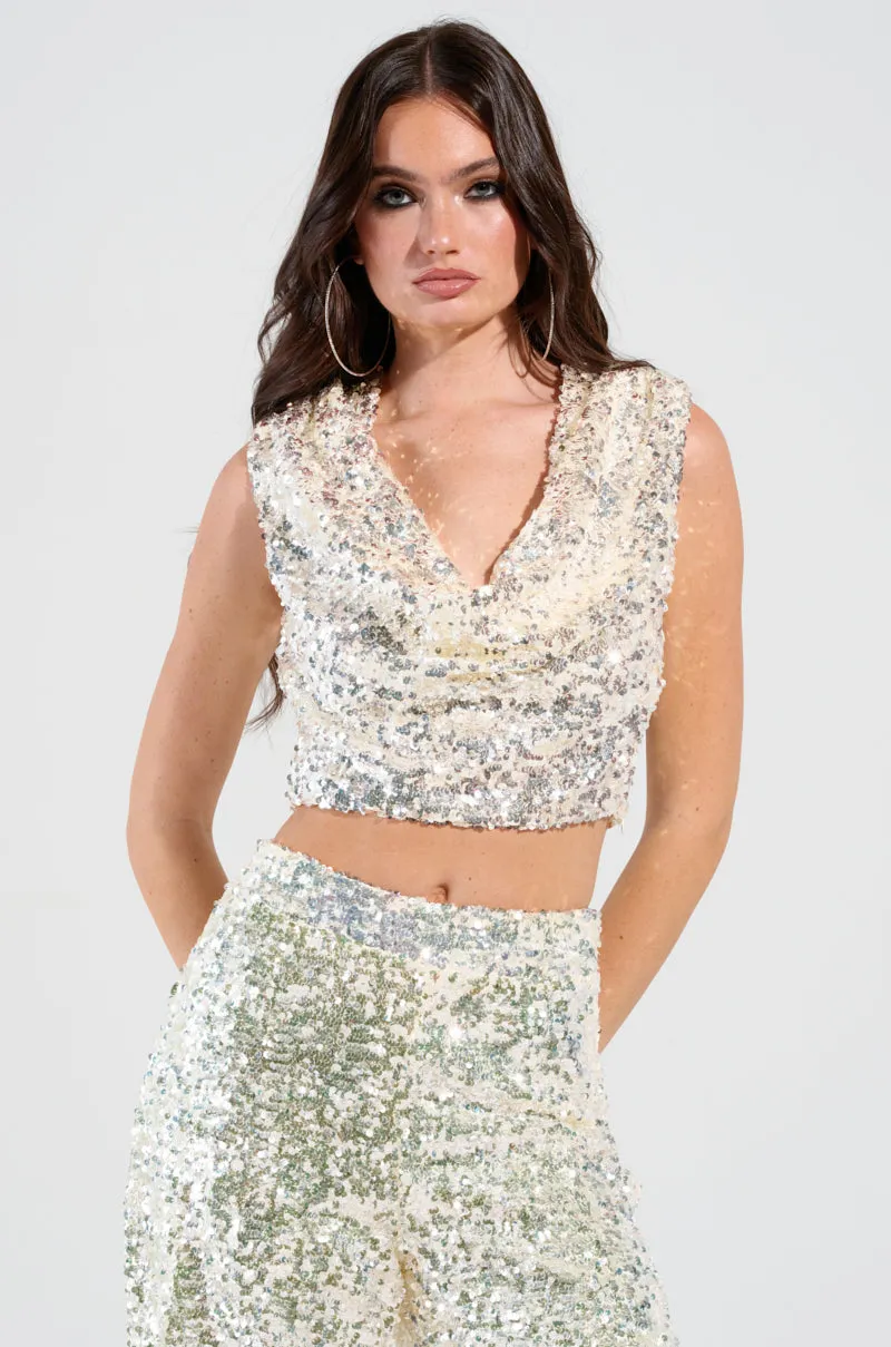 STAR OF THE SHOW SEQUIN CROP TOP Maneuverable
