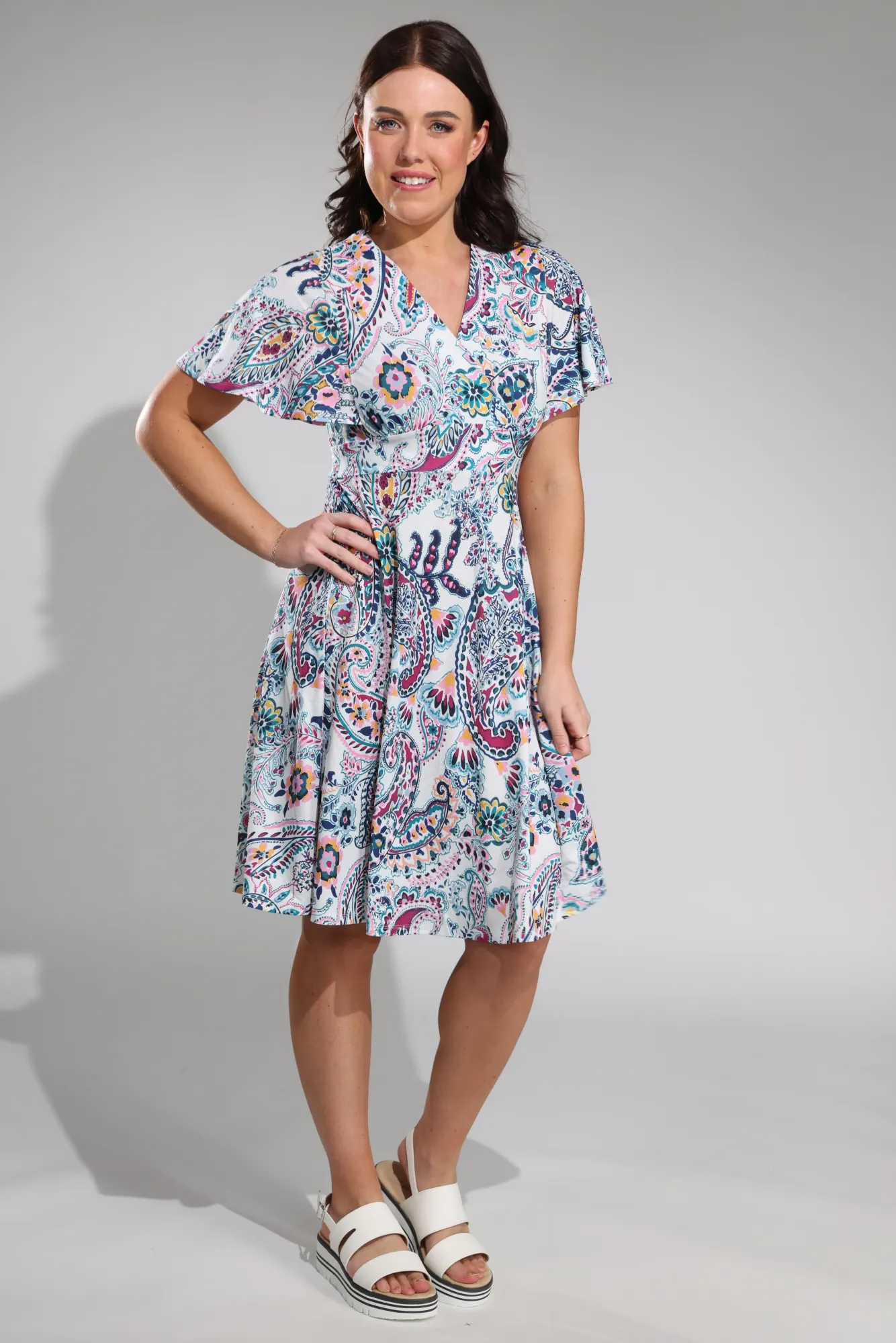 SustainableBlend Shine Mood V neck crossover Dress | PINK PAISLEY | 7433A1