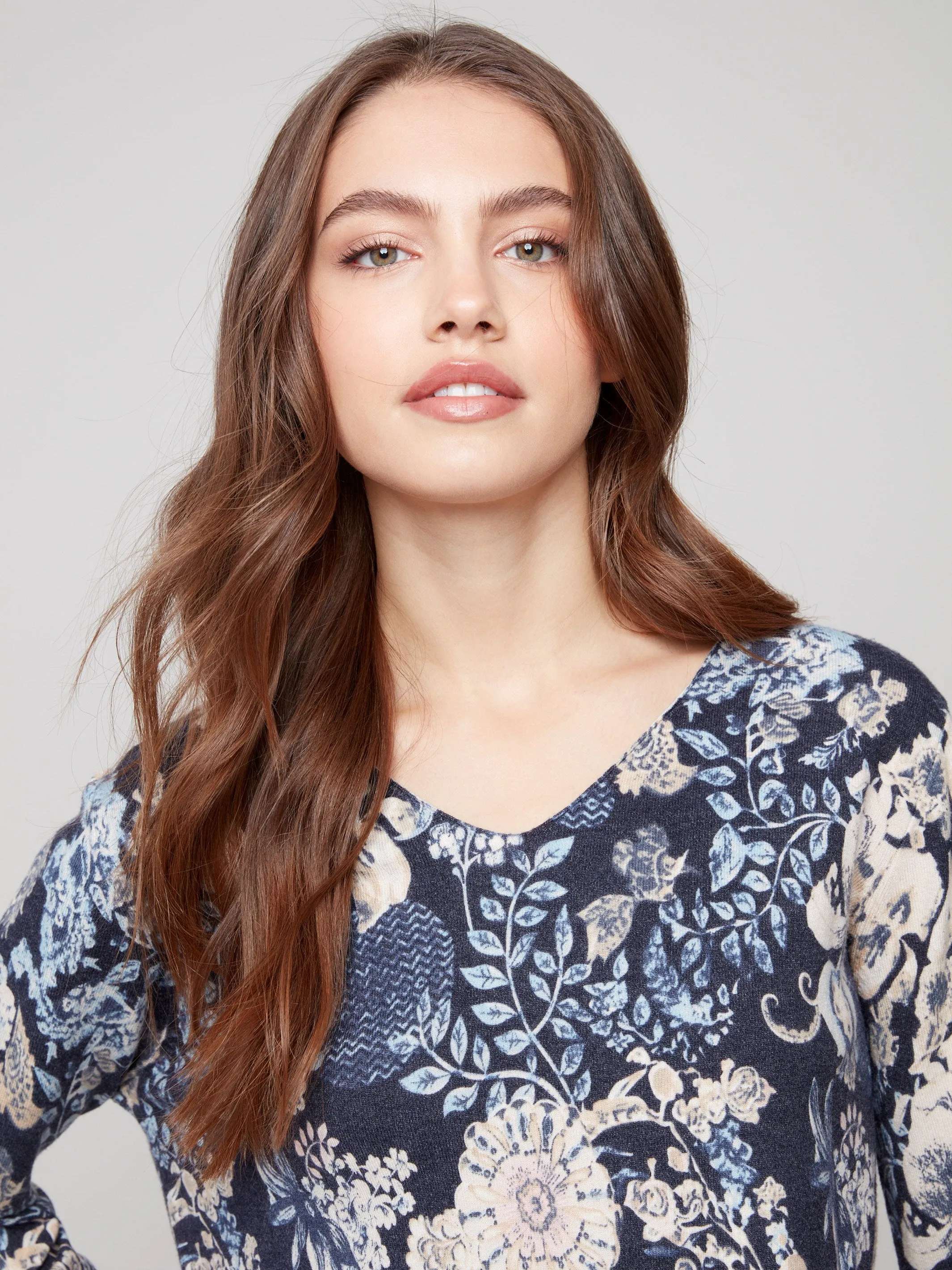 Printed V-Neck Sweater - Posh Snuggly Fit