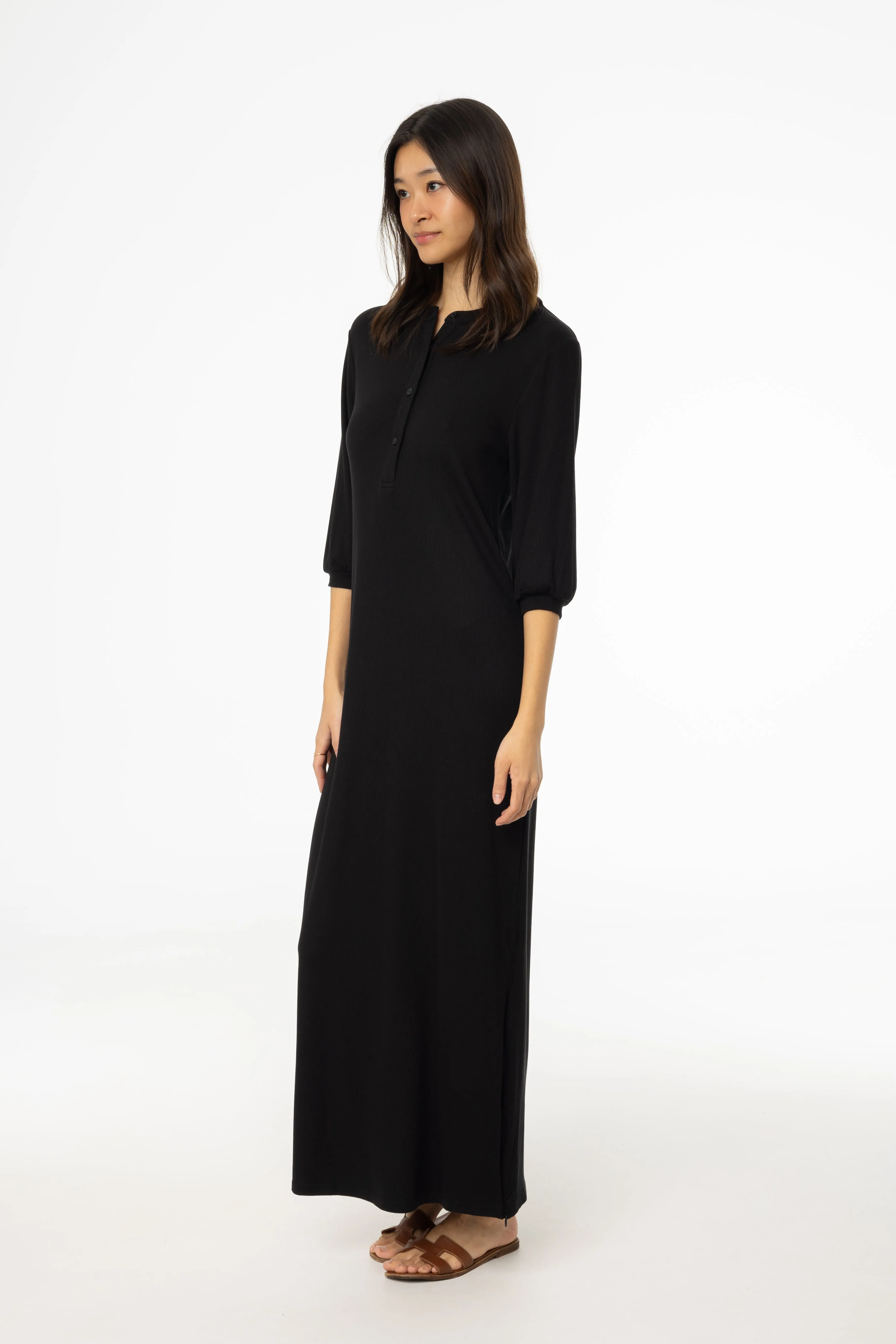 Thermal Insulation Black 3/4 Sleeve Maxi Dress