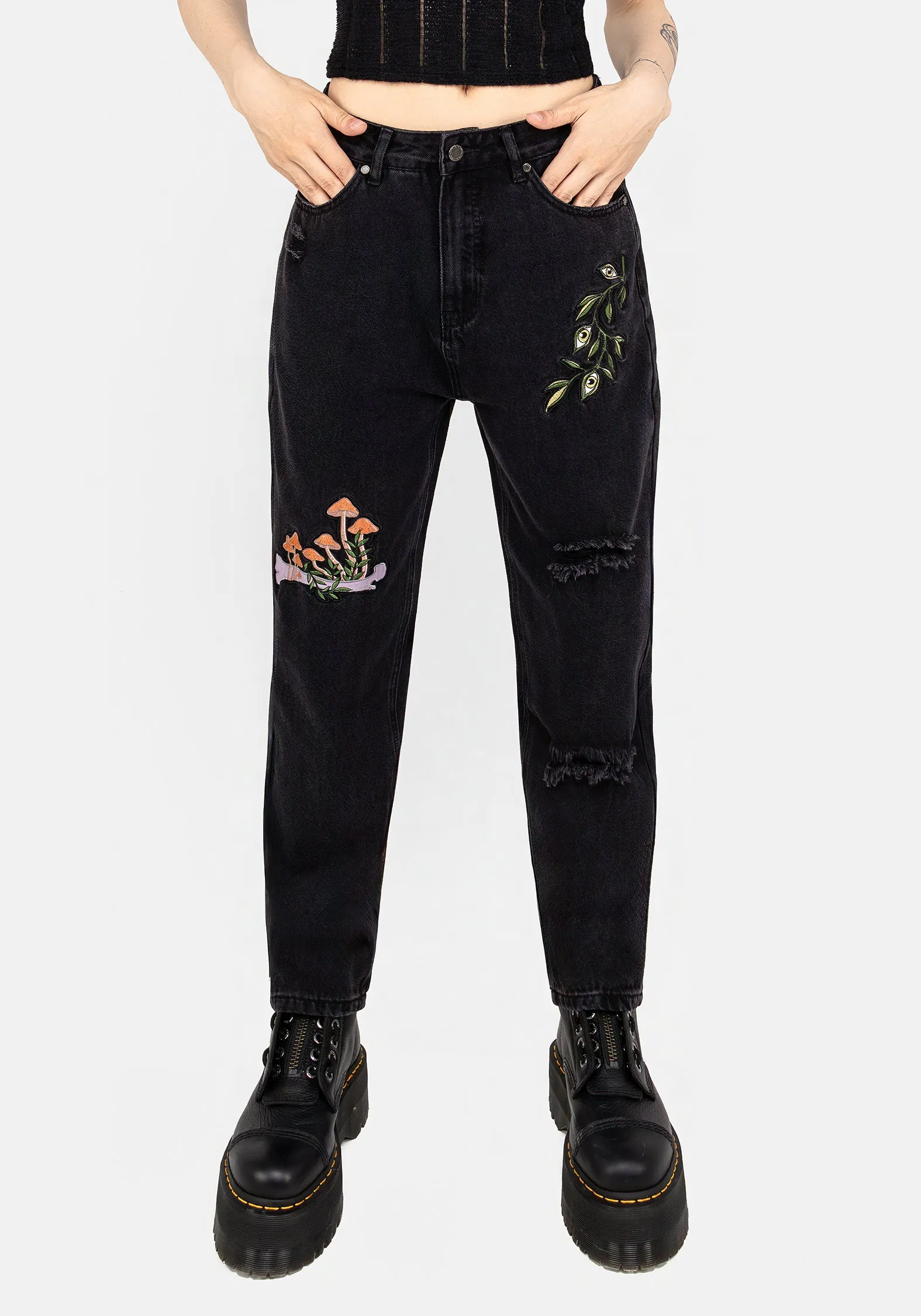 Travel Outfit Student Outfit Lightweight Athlete Fit Elegant Swamplife Frog Embroidered Distressed Mom Jeans