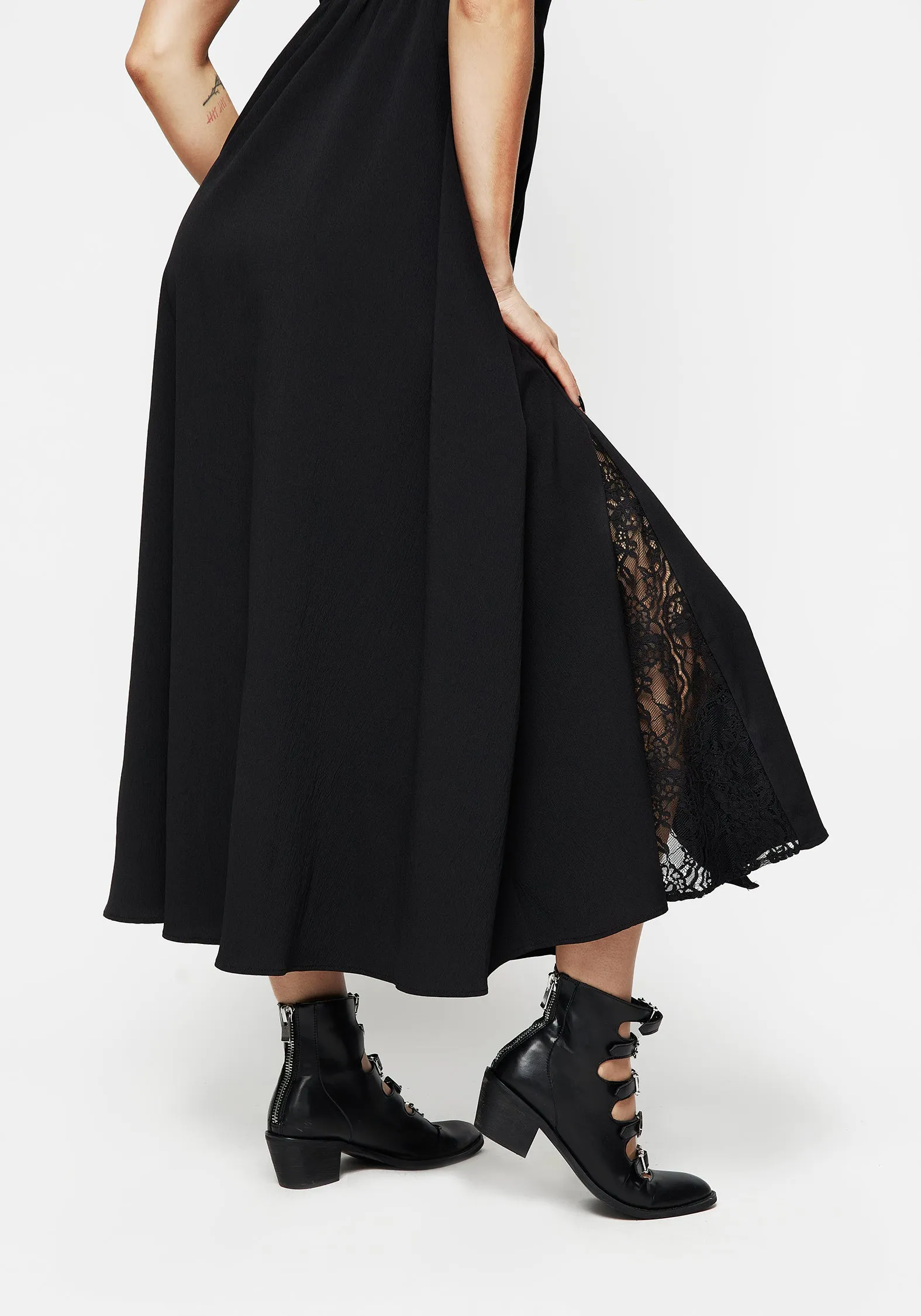 Taissa Floral Lace Button Up Midaxi Dress With its sophisticated design this dress will always remain a classic wardrobe piece