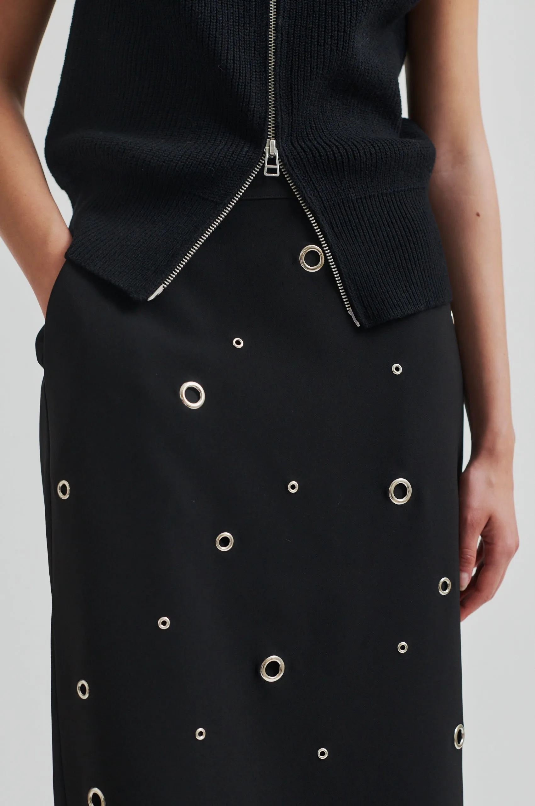 Eyla Pencil Skirt FlexibleJointConstruction
