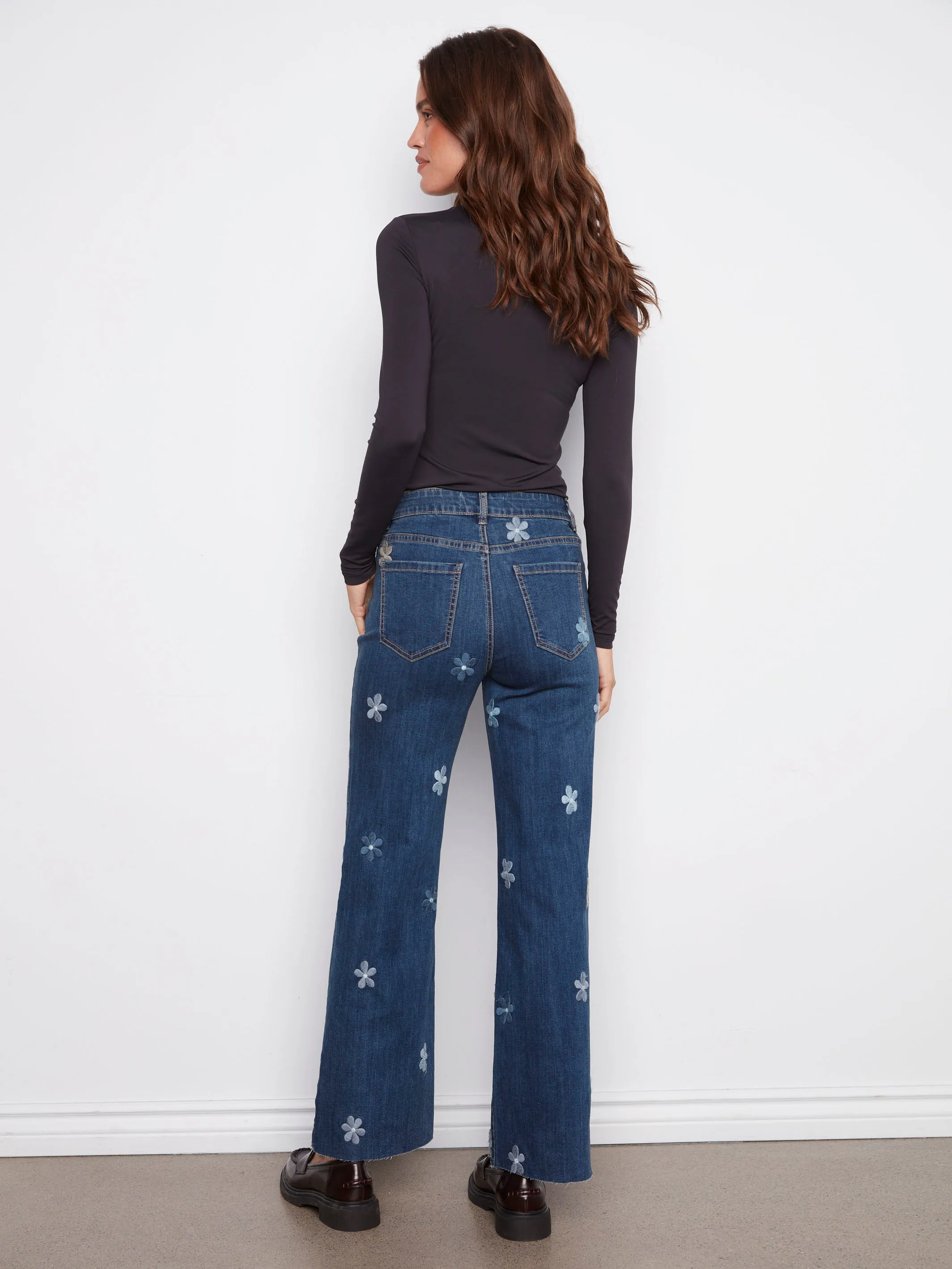 Lightweight Construction Wide Leg Jeans With Flower Patches - Indigo