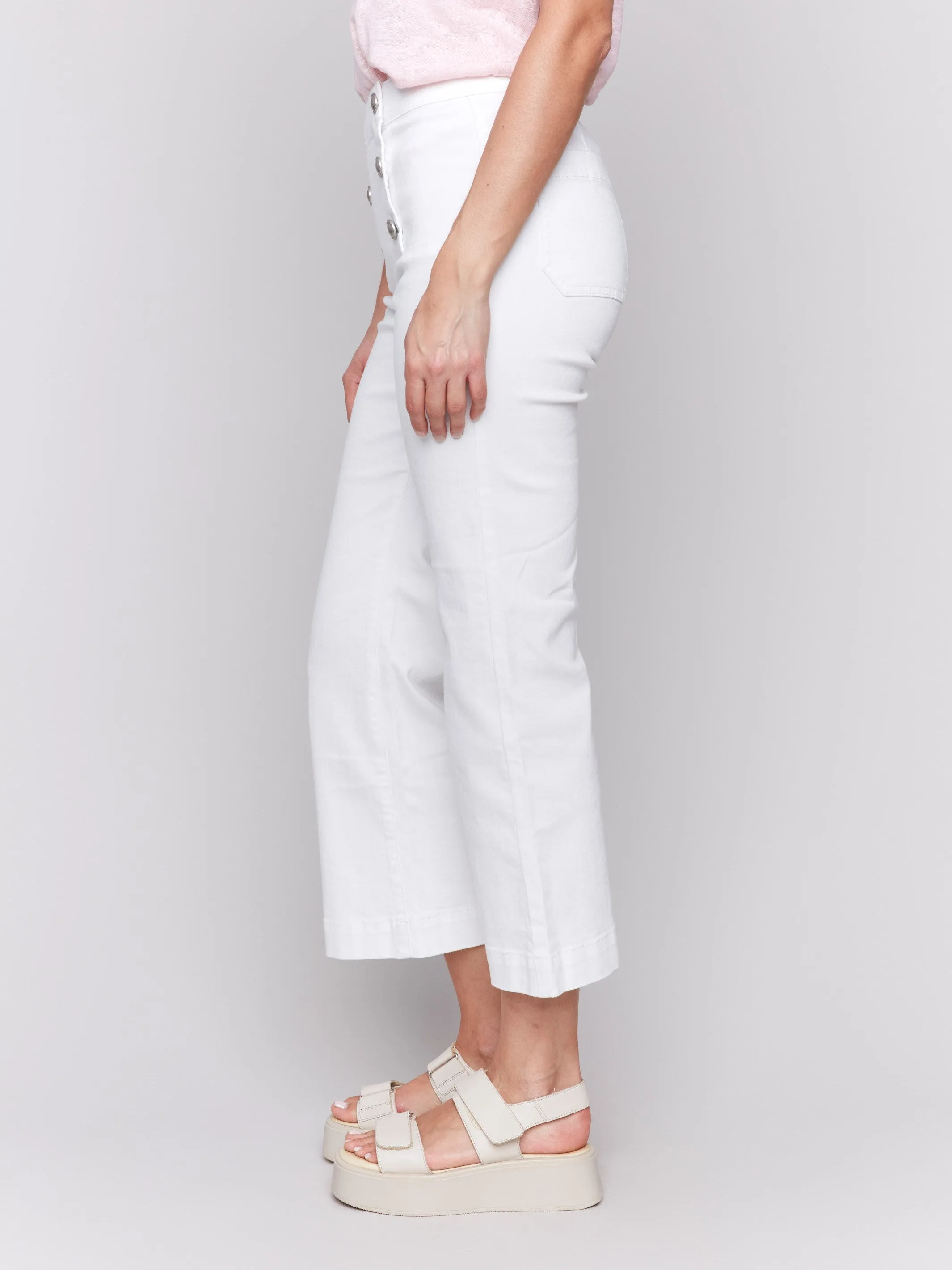 Cropped Pull-On Flare Jeans with Front Buttons - White Relaxed Mood