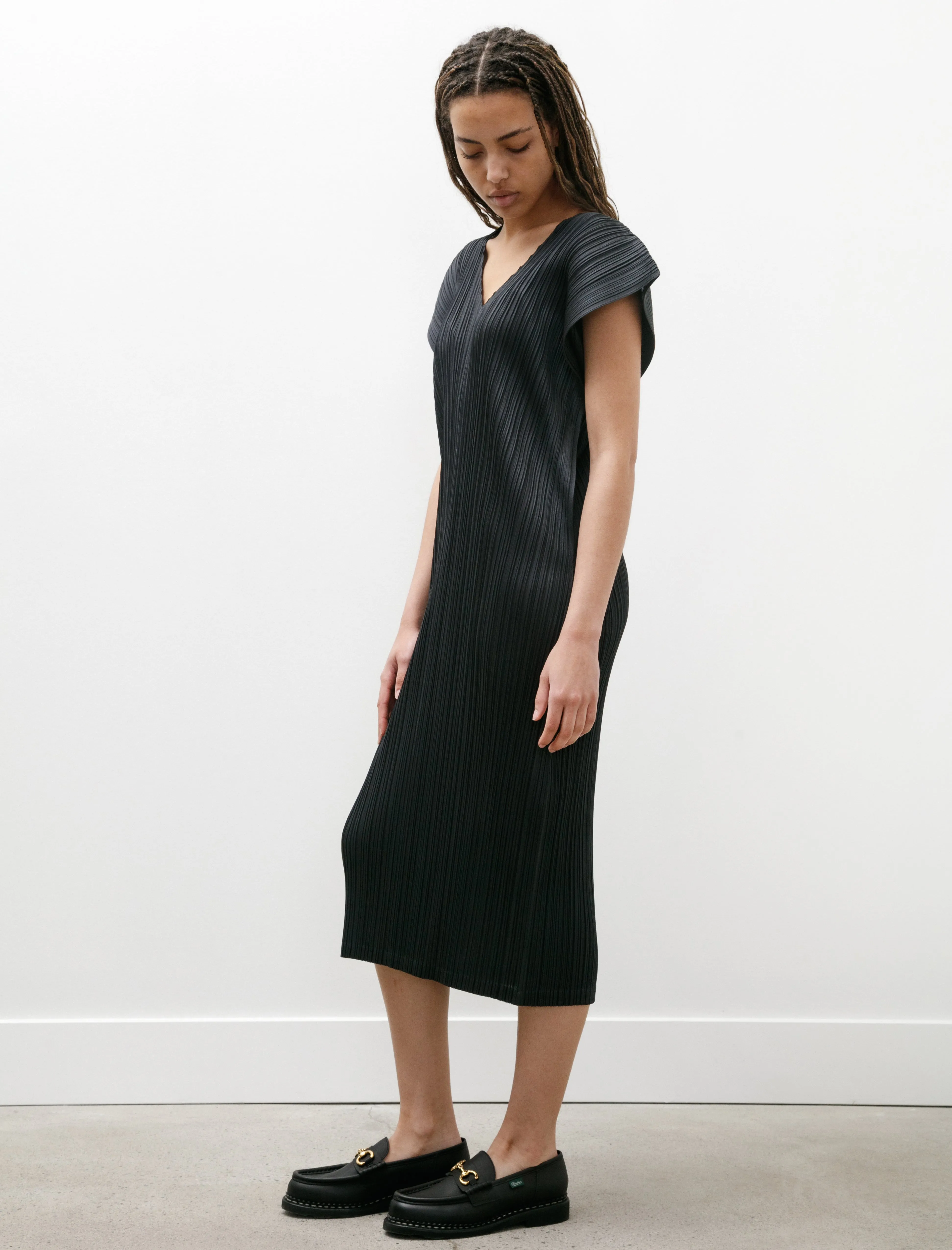 V Back Short Sleeve Dress Charcoal Rain Fit Italian Flair
