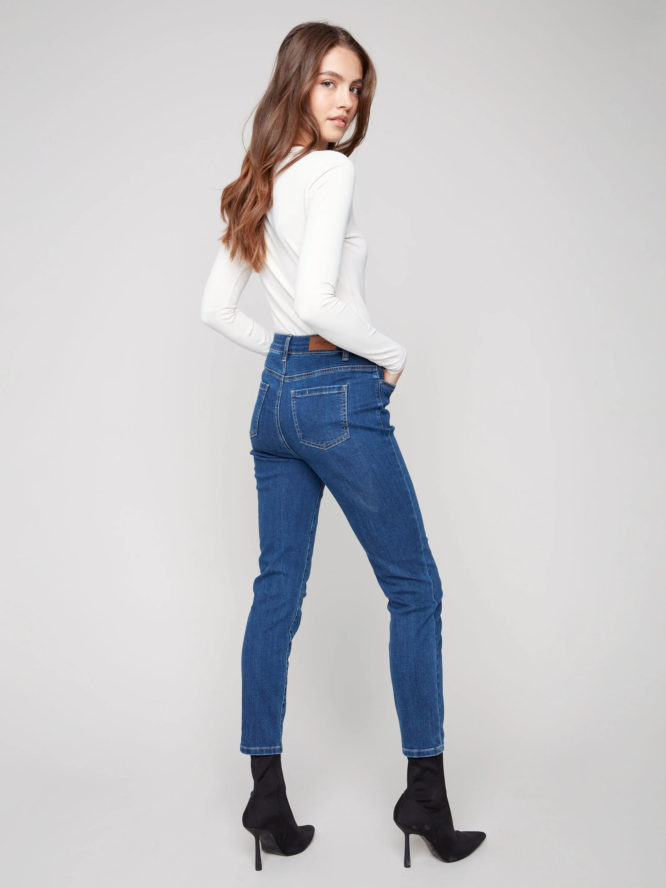 Claudia Slim Leg Jeans - Indigo Outfit Vibe Simple Outfit