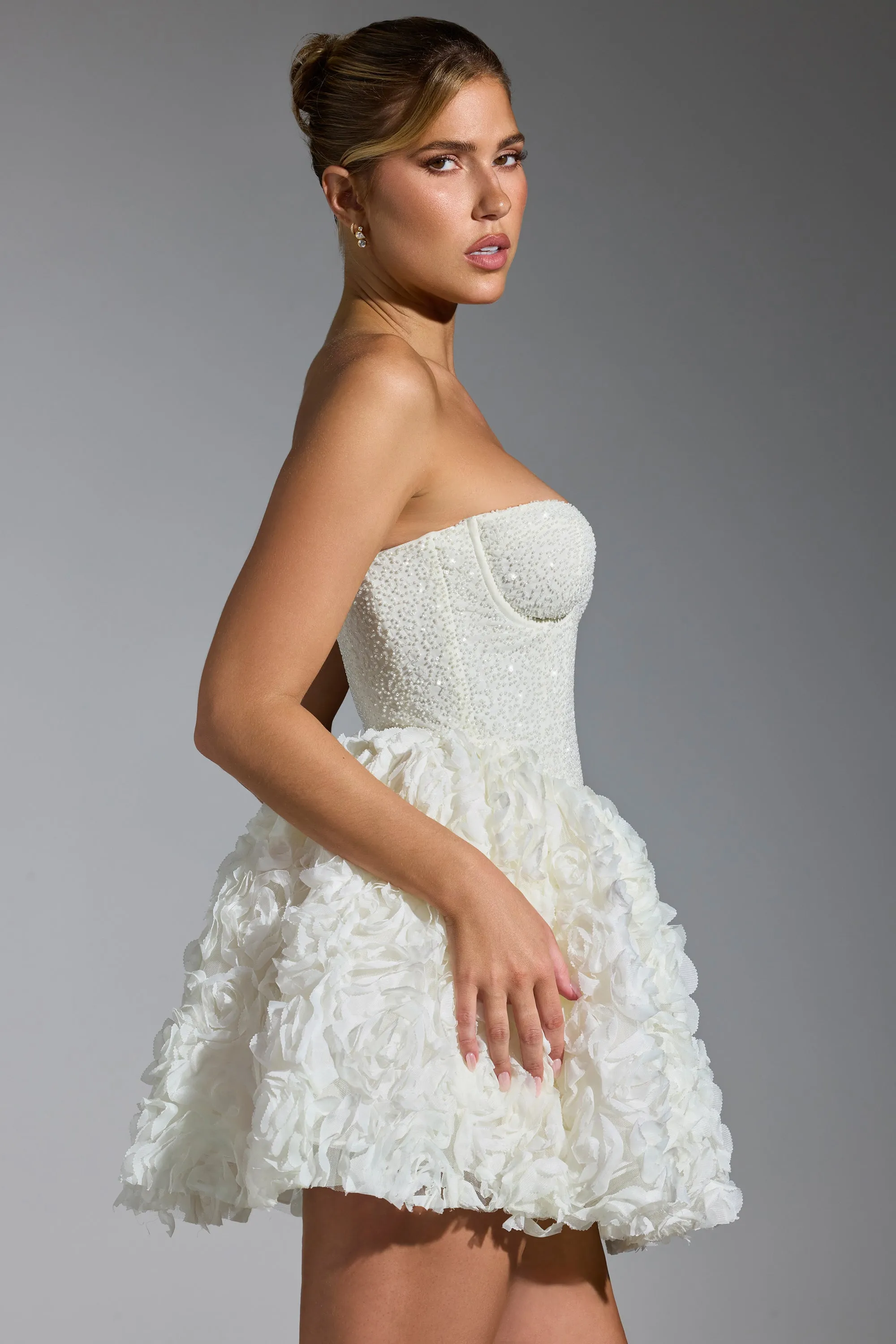 Star Look Trend Warm Embellished Floral-Appliqu?? Lace-Up Mini Dress in White