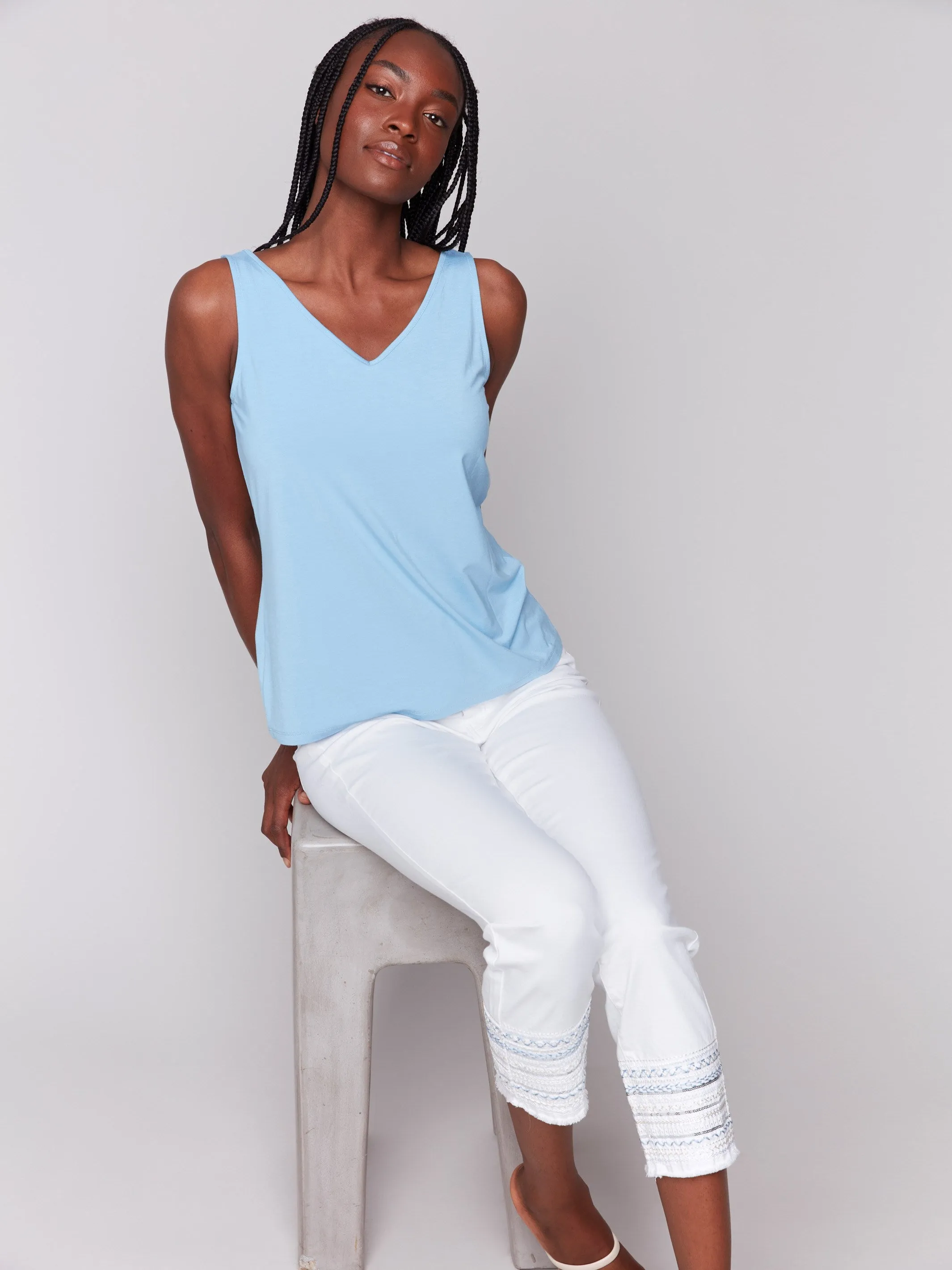 Embroidered Hem Jeans - White Classic Weekend Getaway